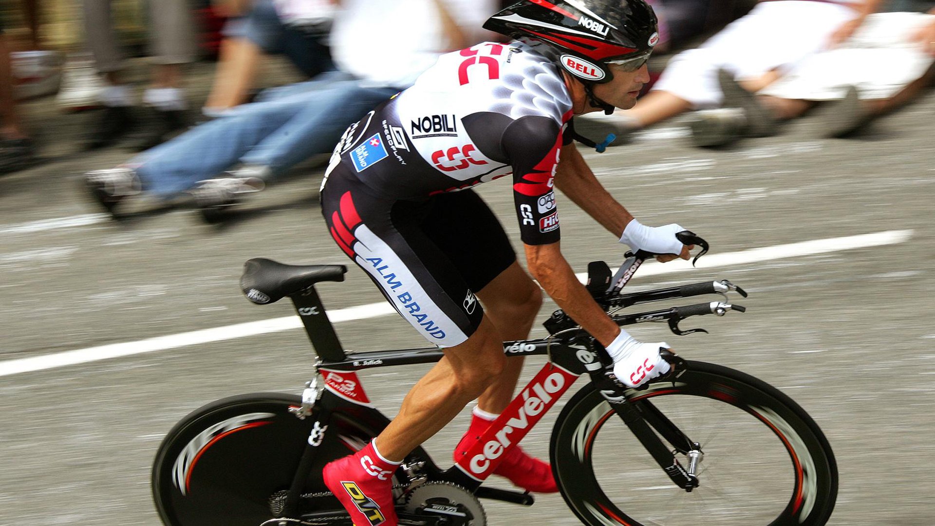 独行侠球员出席品牌活动展示新球衣,独行侠队主场球衣