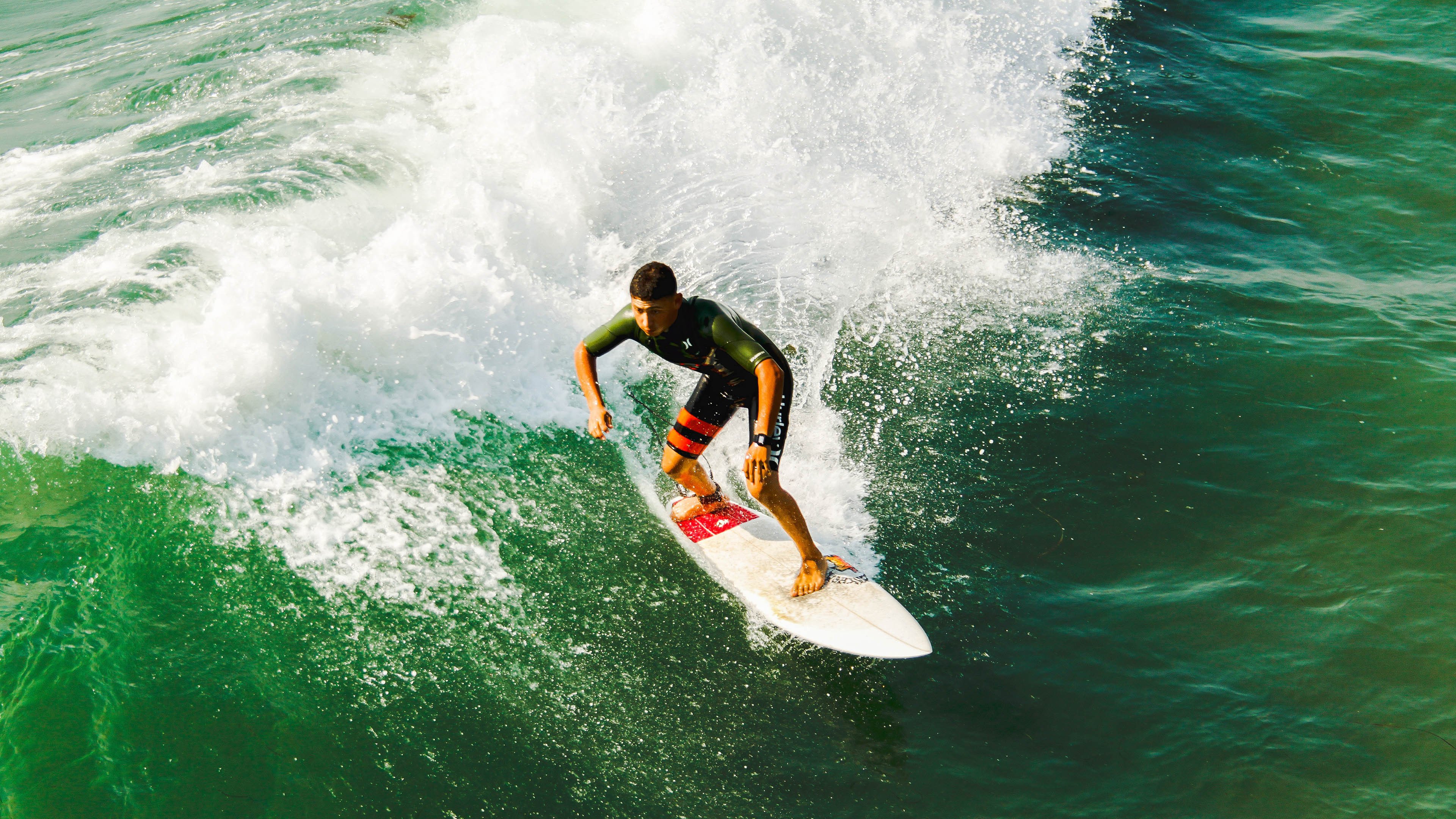 英超极限比赛：时间危机中的绝佳表现，英超时差